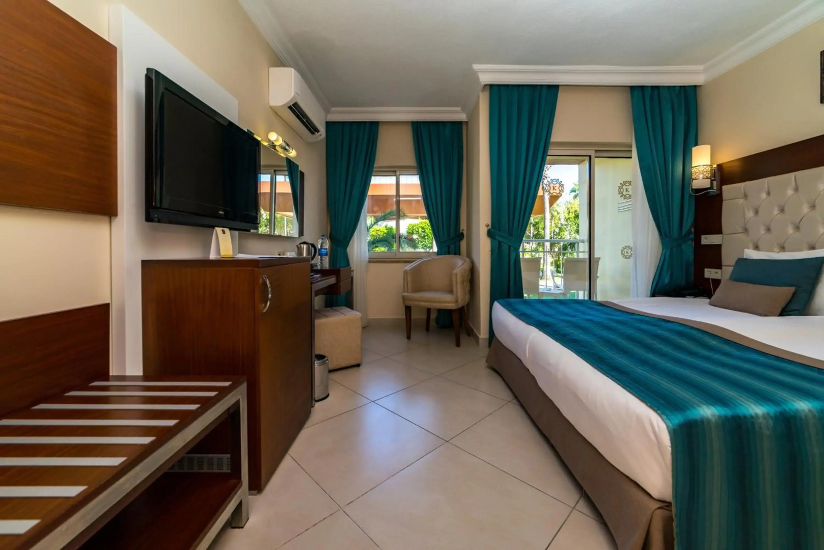 Trendy Side Beach (Adults Only, 16+)