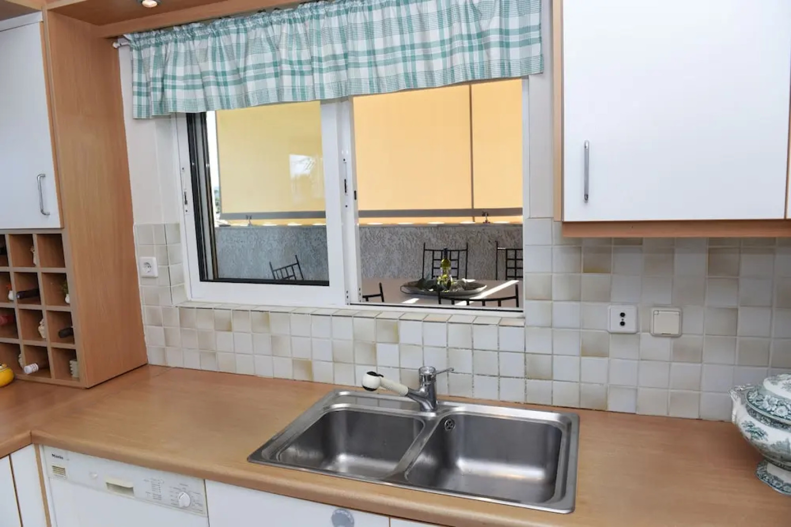 Top Floor With Stunning 360 View