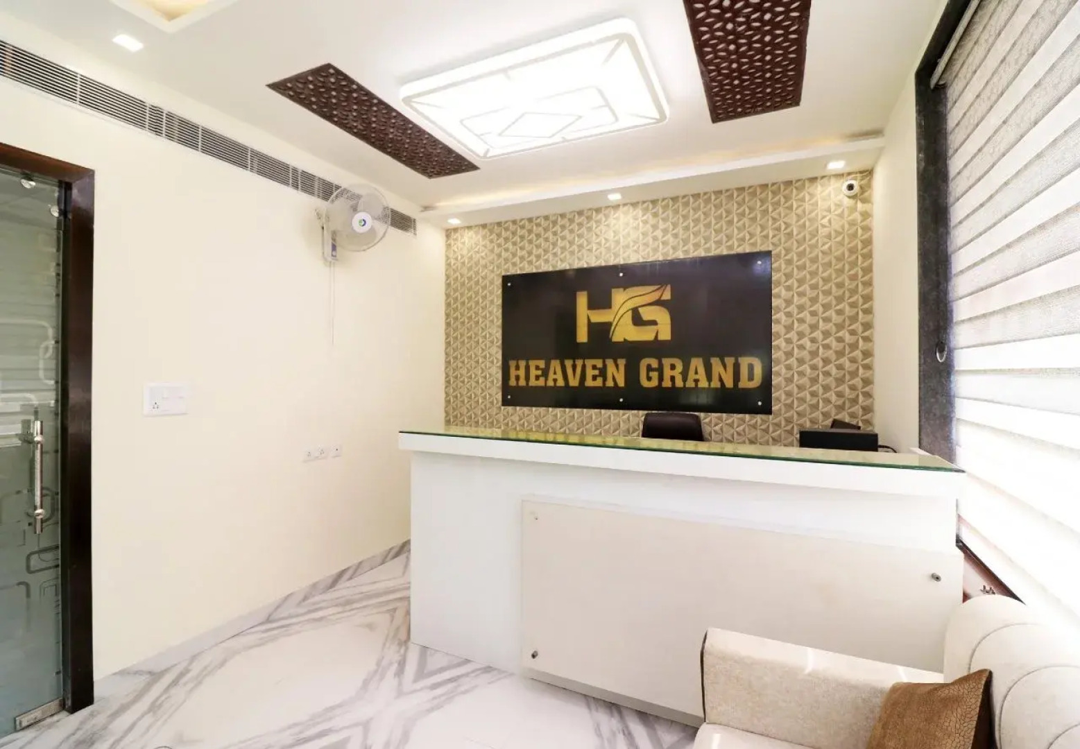 OYO 22356 Heaven Grand