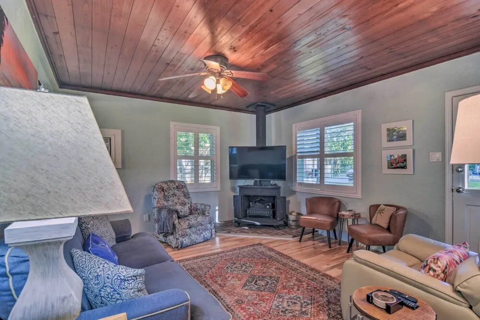 Quiet Crystal Beach Hideaway - Steps to Shoreline!