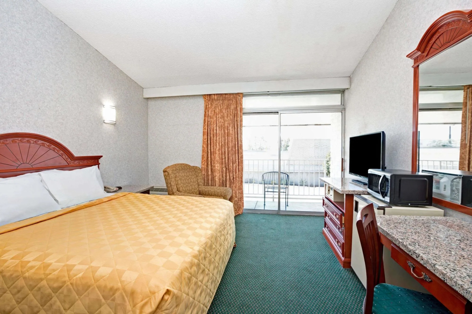 Howard Johnson Express Inn - Claremont