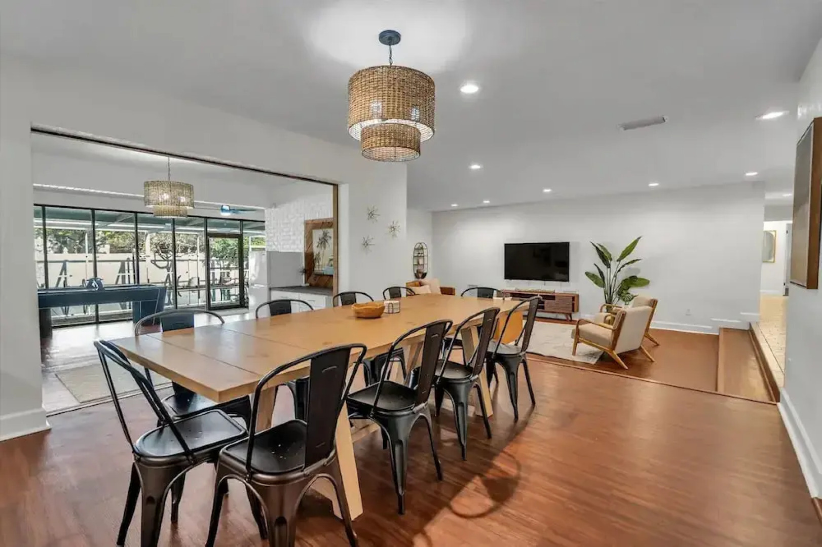 Golden Retreat: Expansive 6BR Home w Heated Pool ~