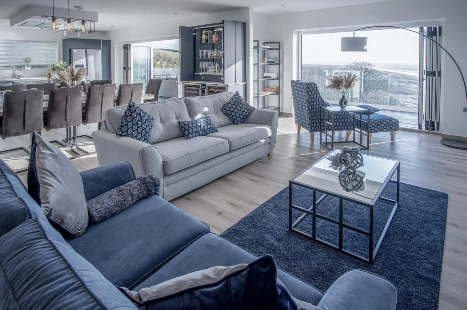 Sunrise - 5 Bedroom Luxurious Holiday Home - Pendine