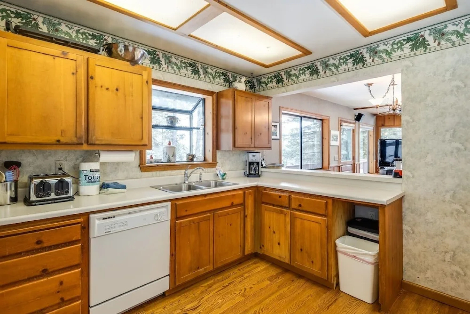 Spacious Cabin Sleeps up to 12! - Sky High #86 by Bear Valley Vacation Rentals