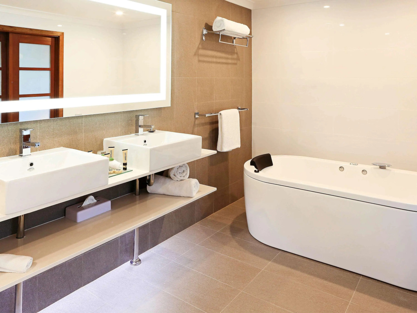 Novotel Swan Valley Vines Resort