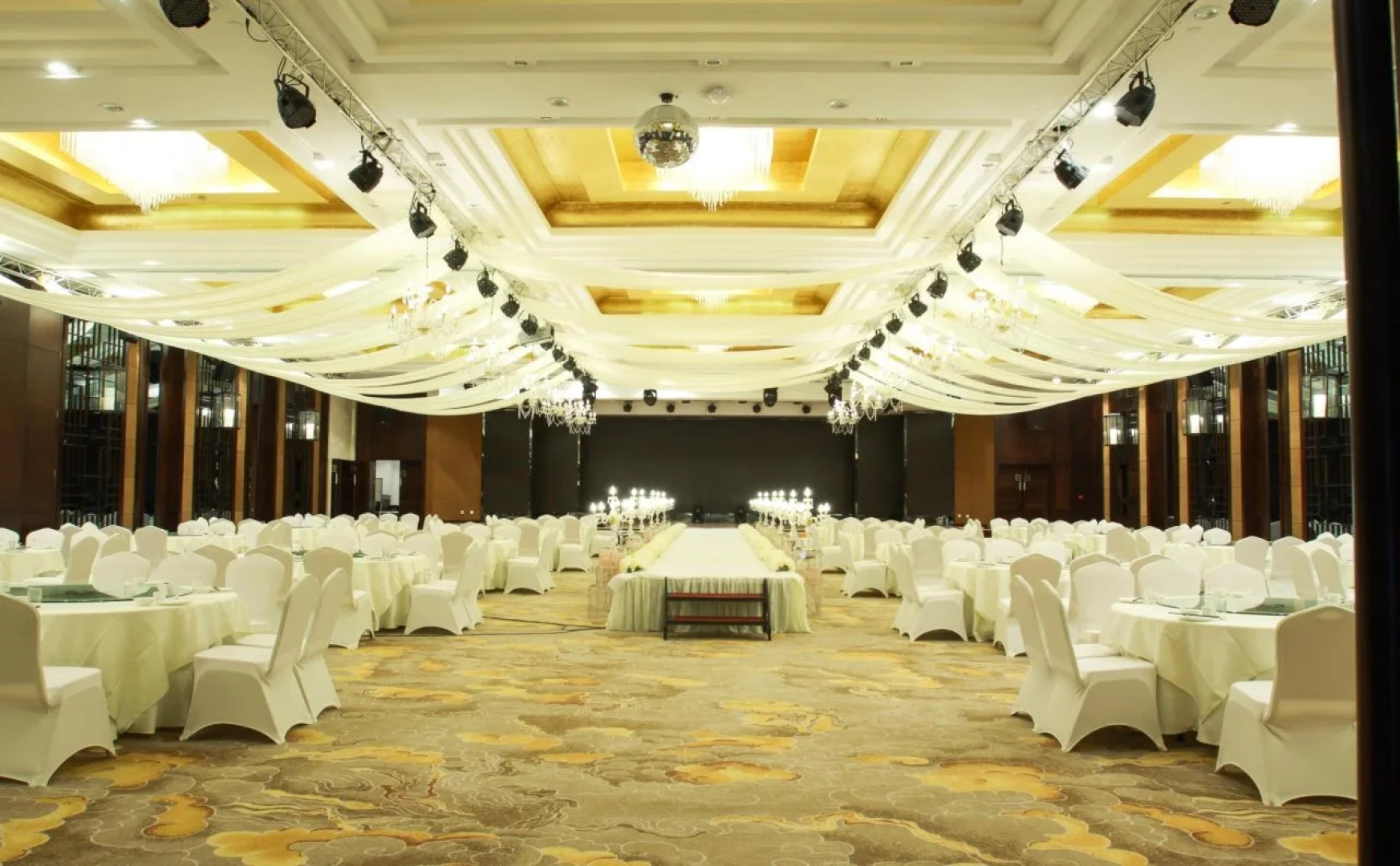 Riverside Luxury Hotel