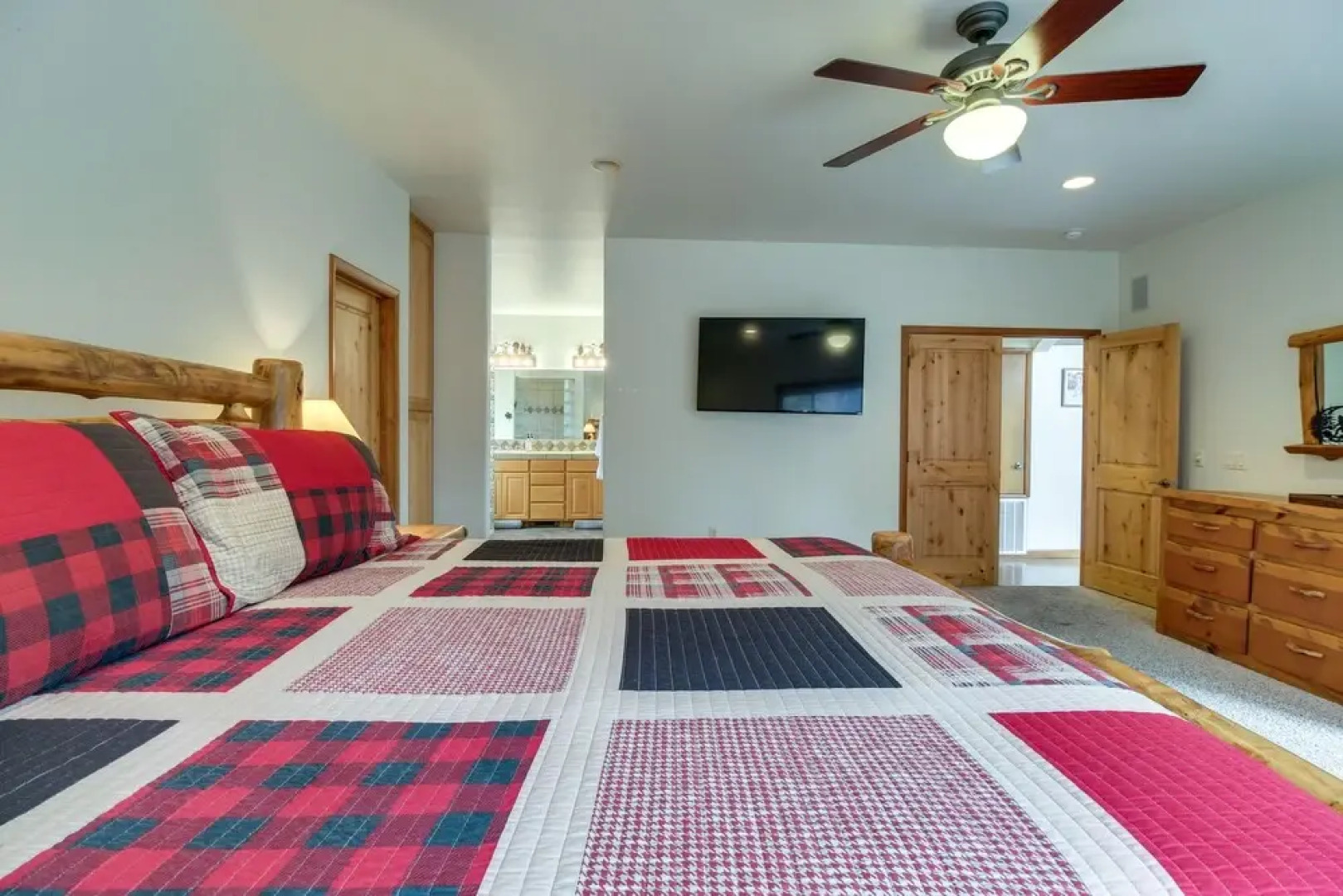 Show Low Home ~ 4 Mi to Fool Hollow Lake!