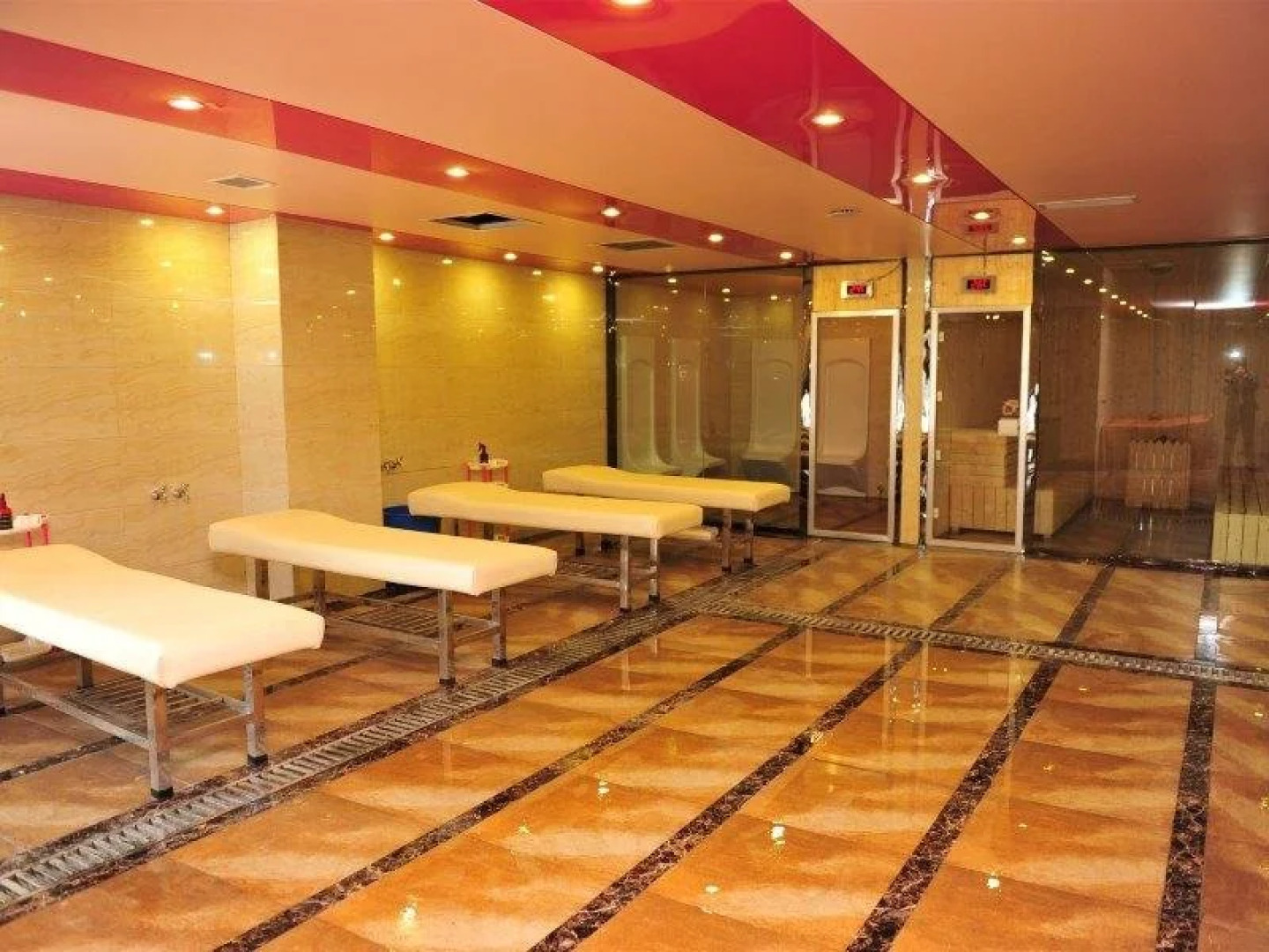 Huang He  International   Hotel