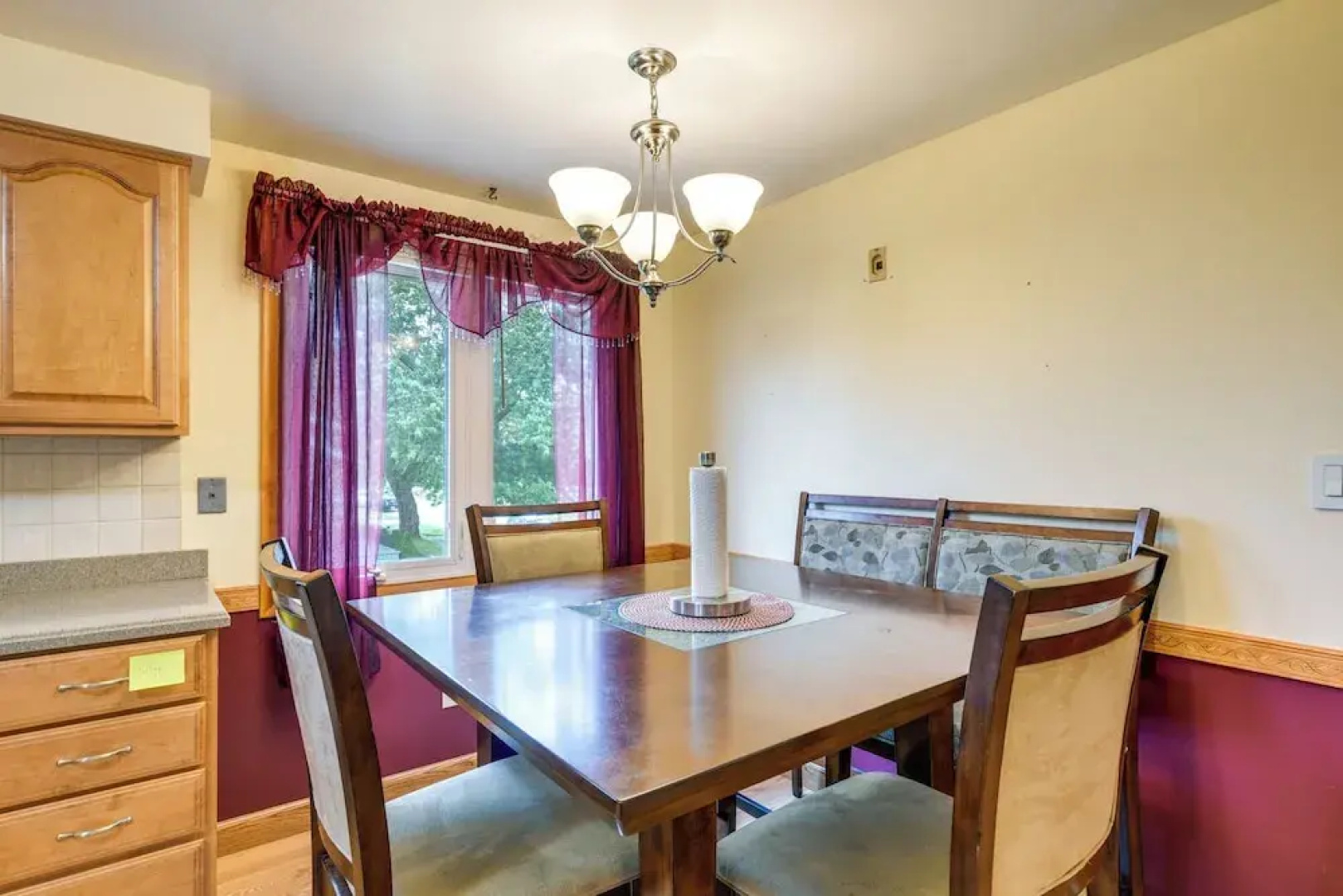 Central Apt in Cheektowaga w/ Private Deck!