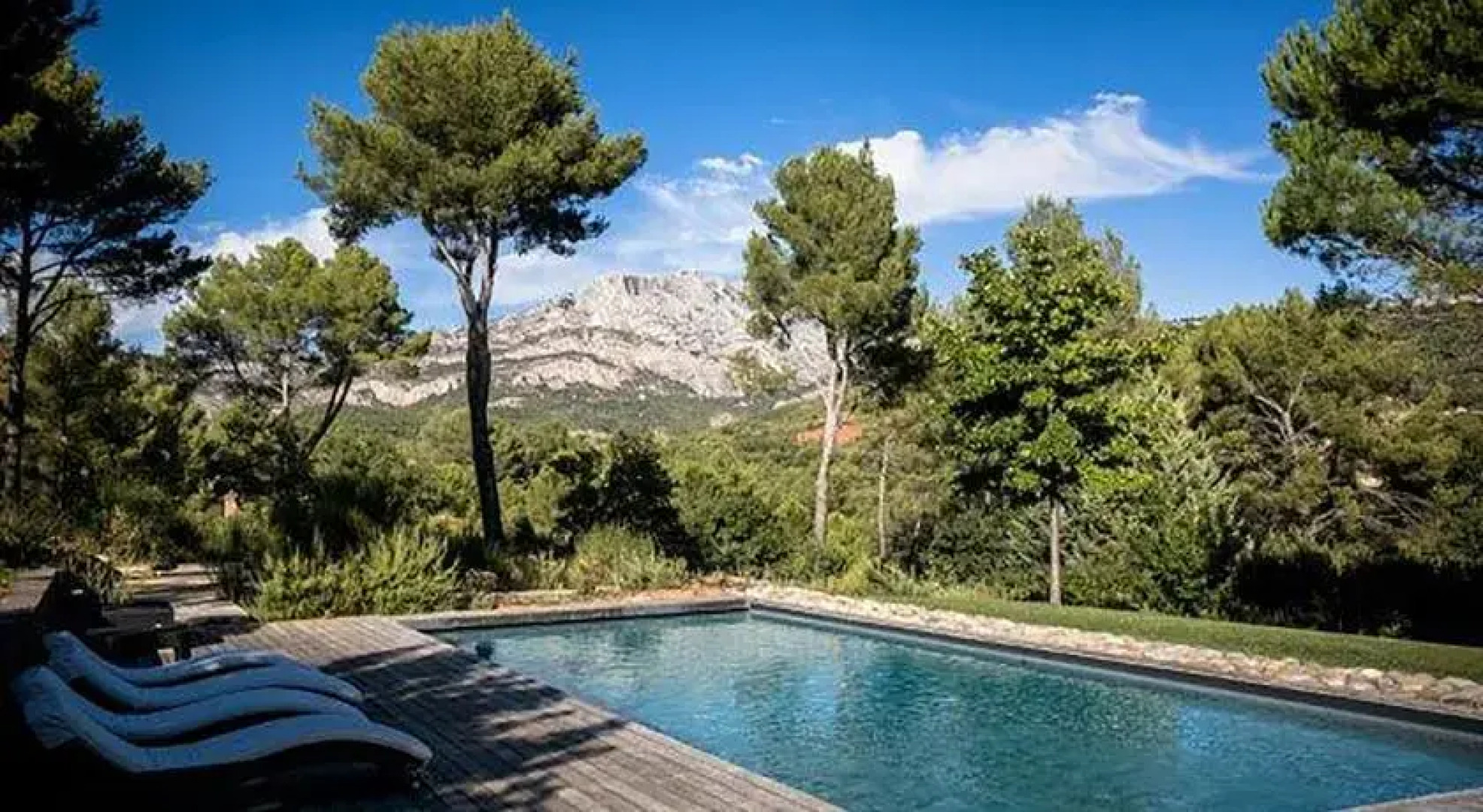Squarebreak - Villa facing the Sainte-Victoire