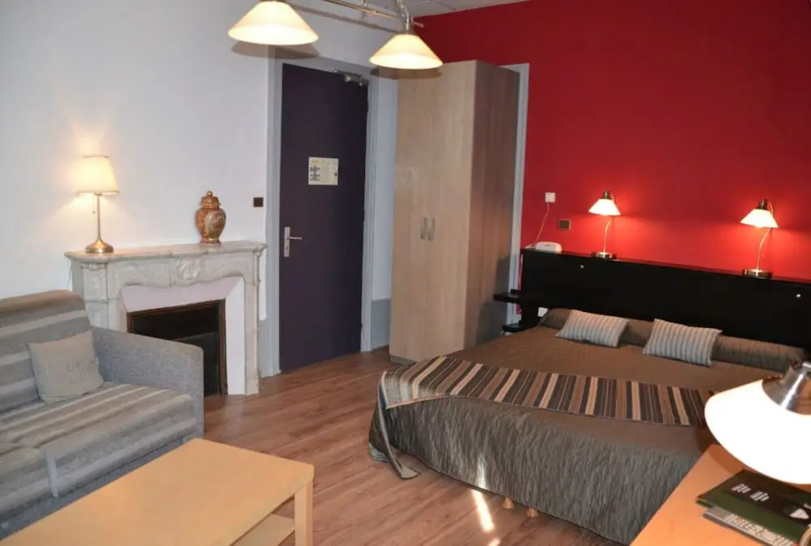 Logis Palais Des Fleurs Restaurant Les Capucines