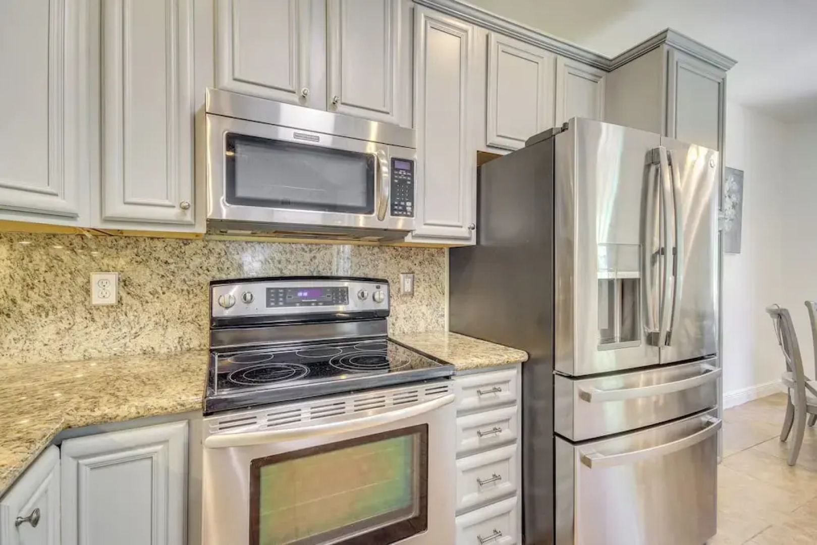 < 1 Mi to Beach - Home w/ Deck & Yard in Waveland!