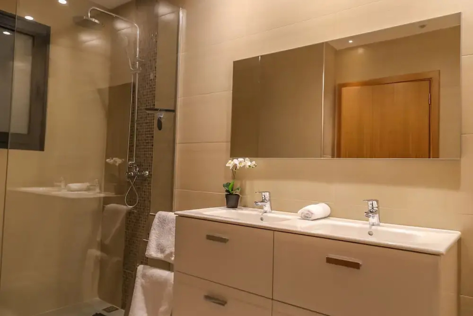 A&M House II Luxury Holidays Home