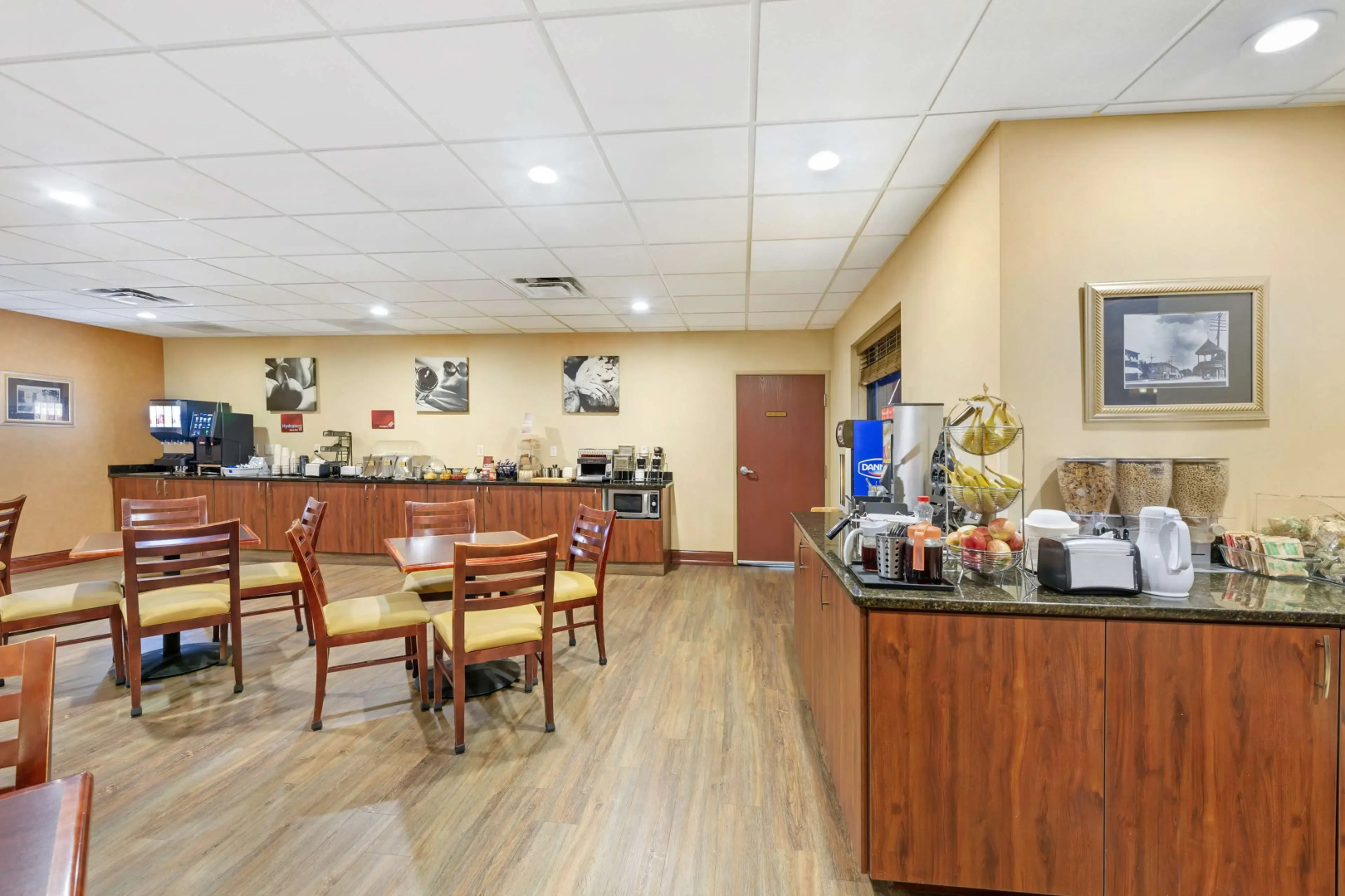 Best Western Plus Victor Inn & Suites