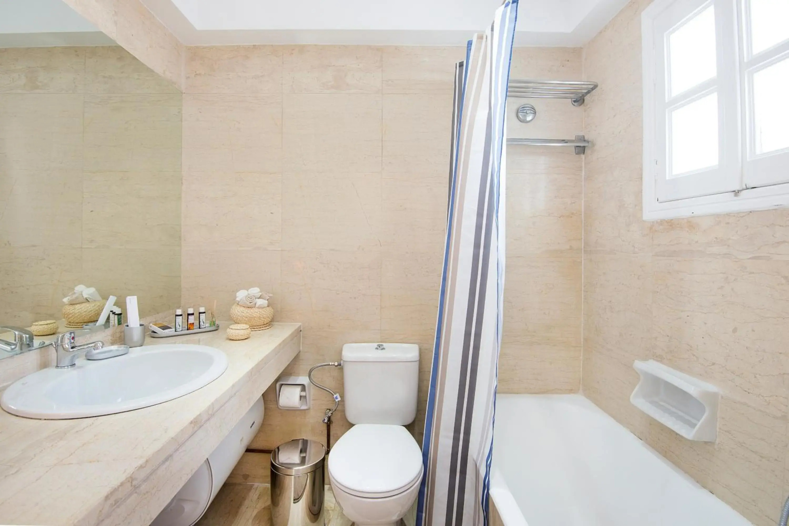 Lindos Harmony Suites