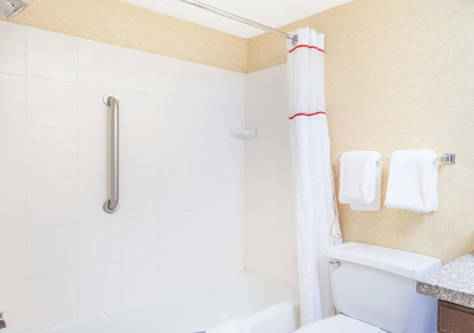 Hawthorn Suites by Wyndham Holland/Toledo Area