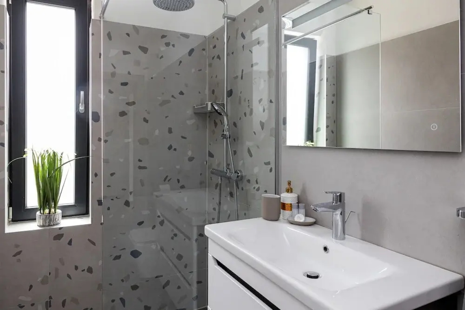 Villa Betelgeuse Supernova