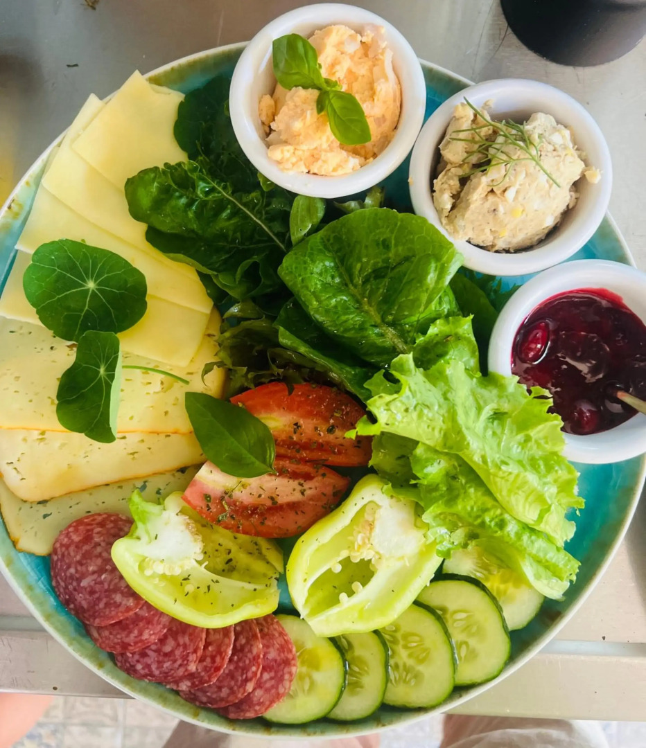 Ron De Mar #3 modern room