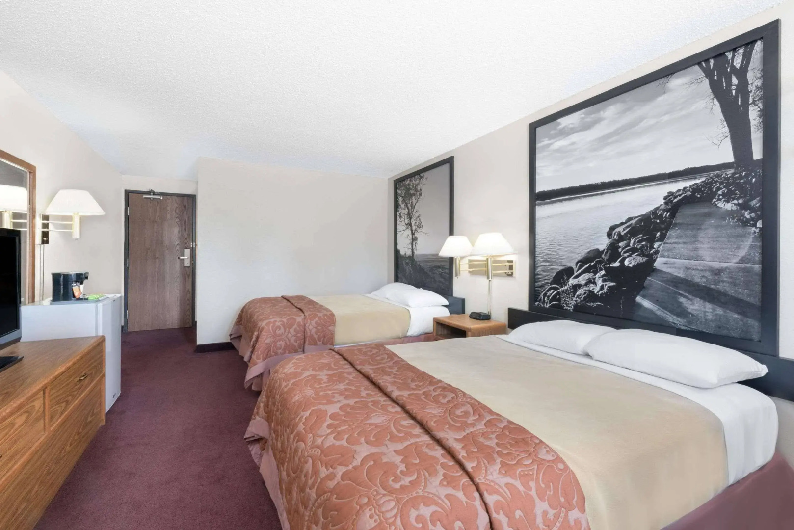 Super 8 By Wyndham Valley City