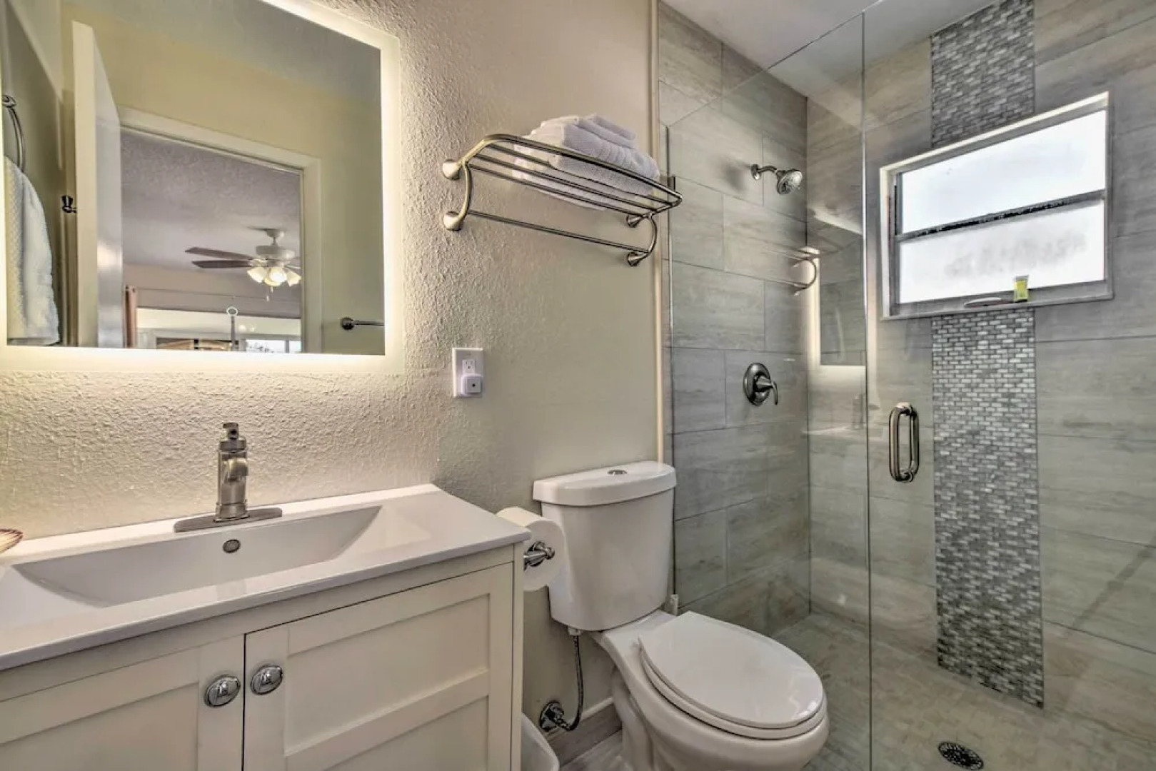 Apollo Beach Gem w/ Pool: 'the Flamingo House'