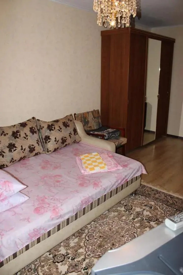 Houseroom B