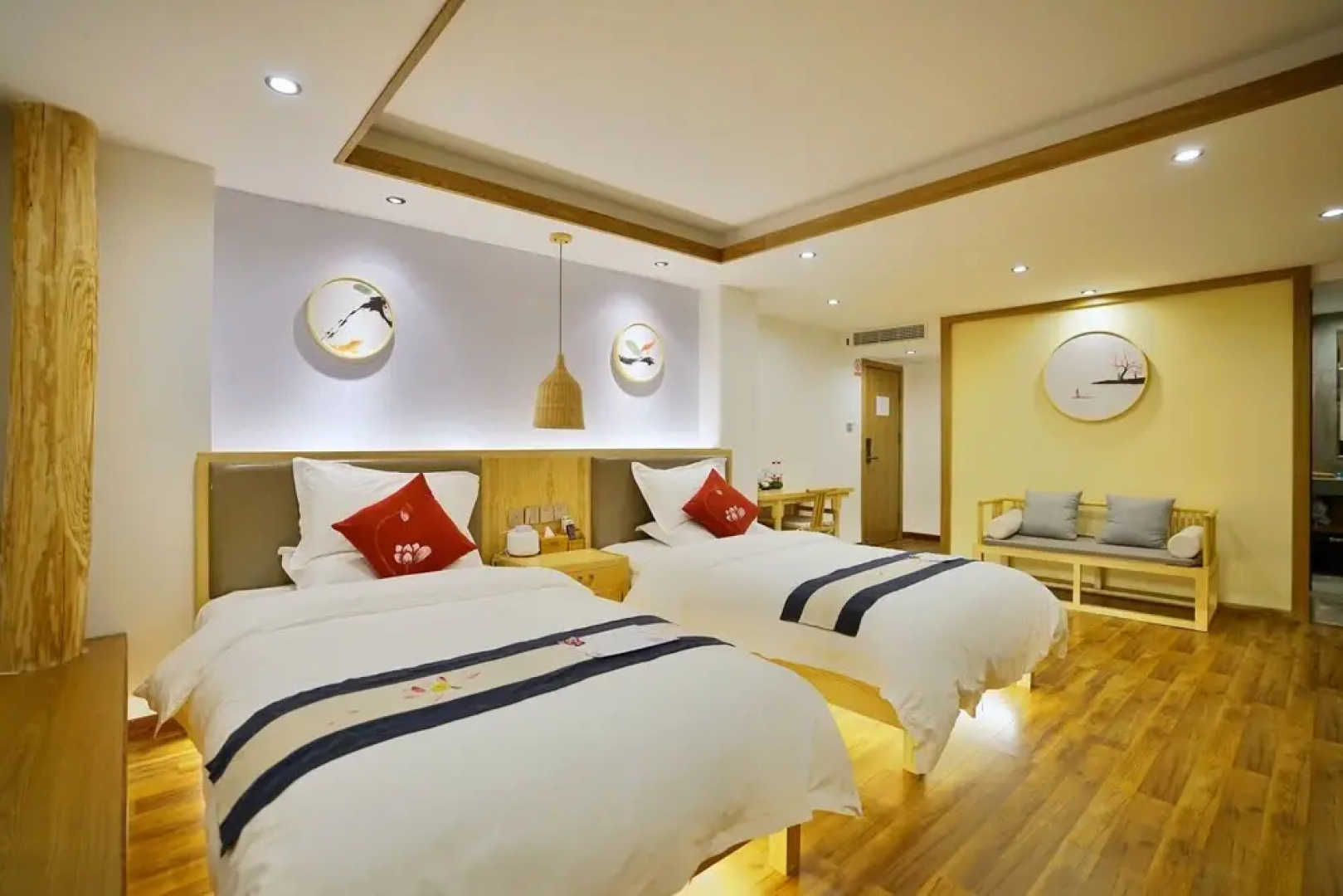Yueju Wenlv · Yuexijiang Boutique Holiday Hotel (Leishan Xijiang Qianhu Miaozhai)