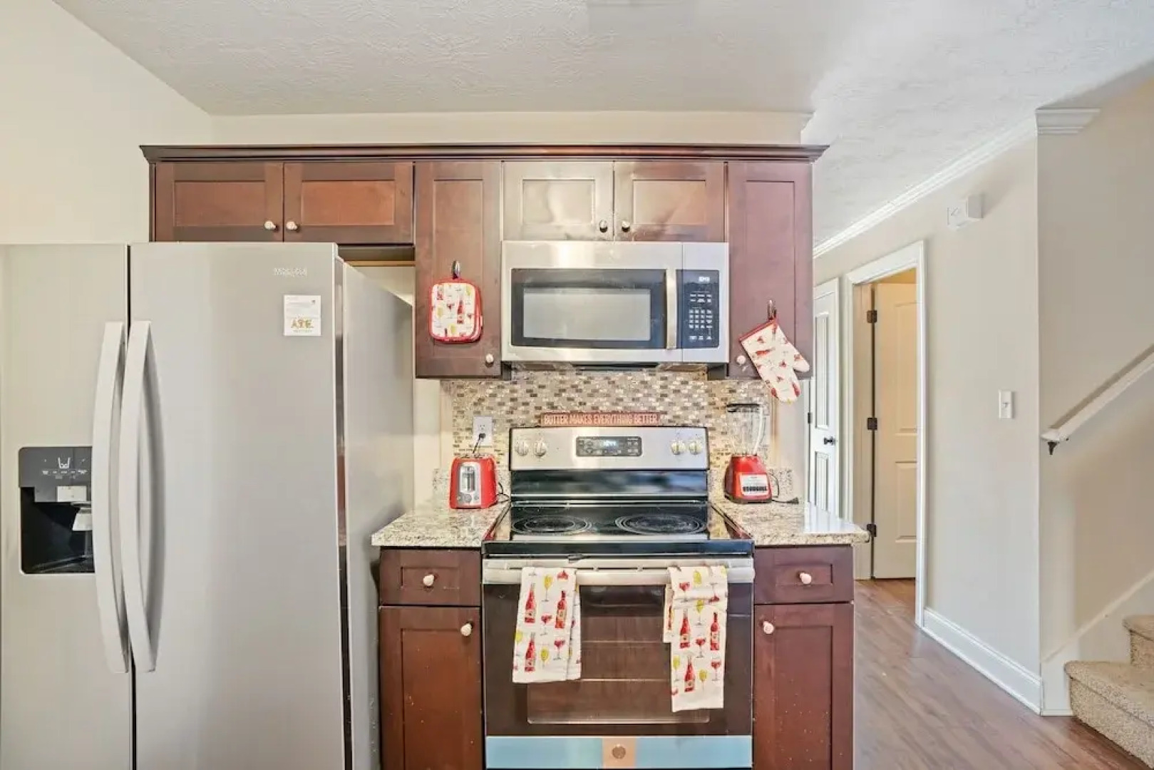 Good Vibes Only - Perfect Home In Quiet Residential Area With Work/study Space 4 Bedroom Townhouse by Redawning