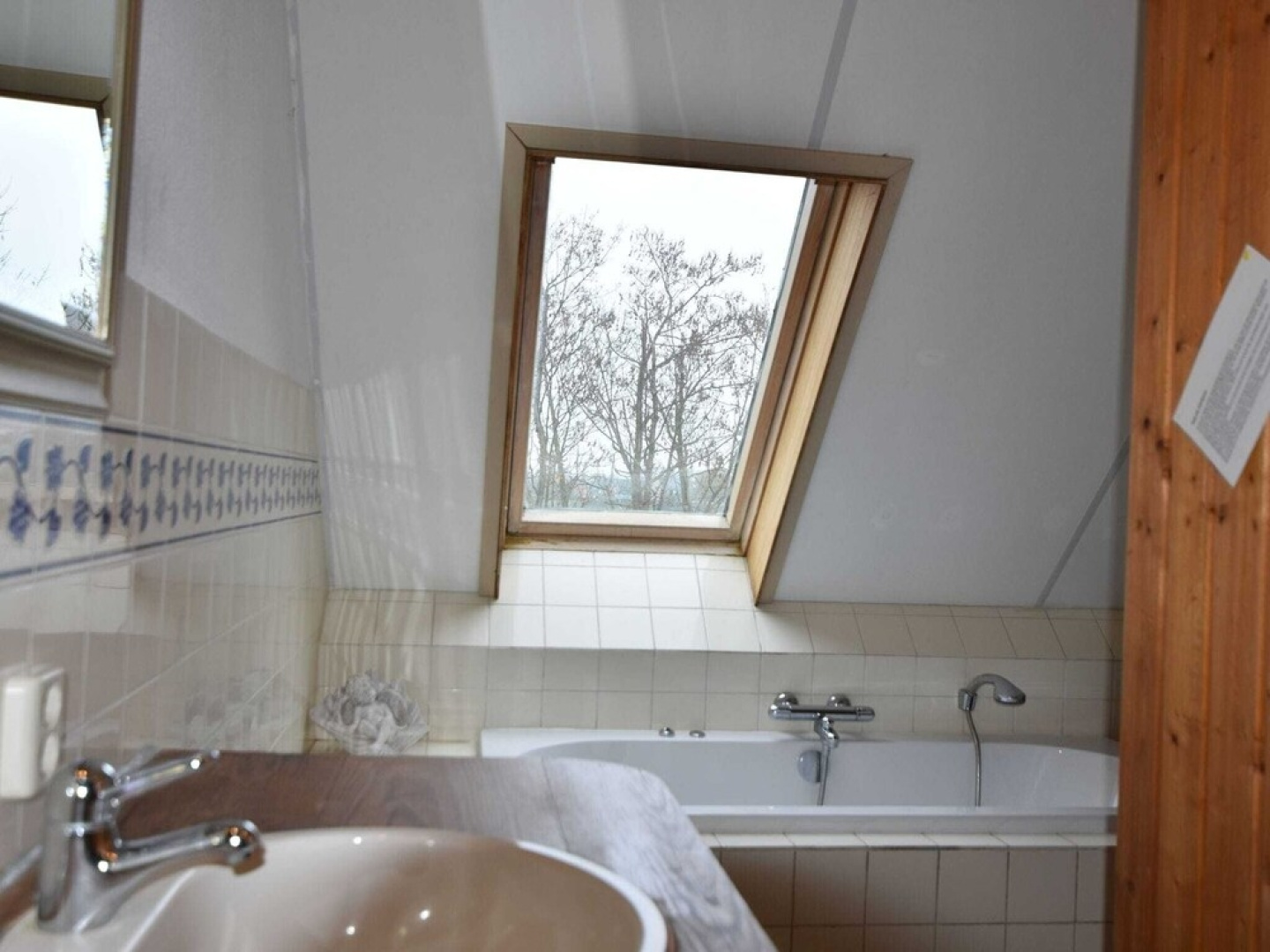Authentic Farmhouse in Pingjum With Hot Tub
