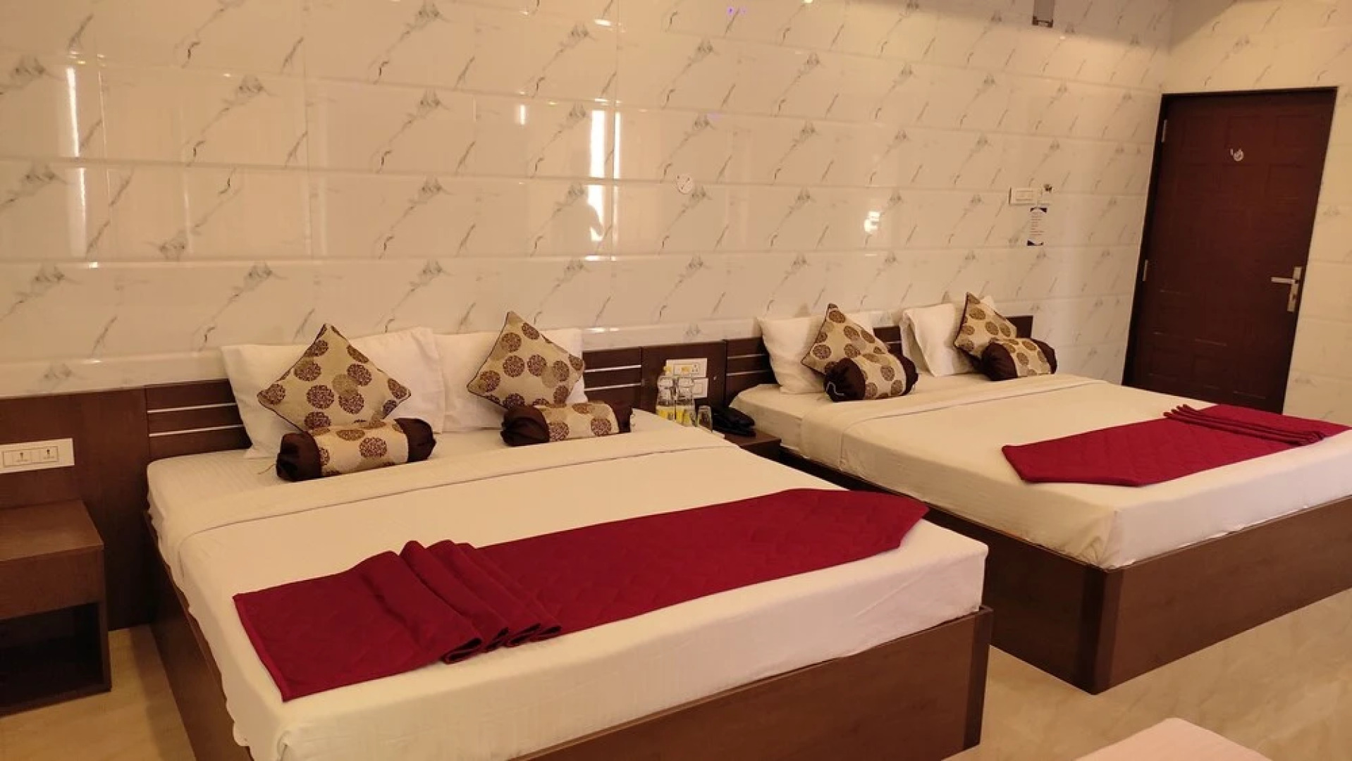 Sri Maharaja Residency