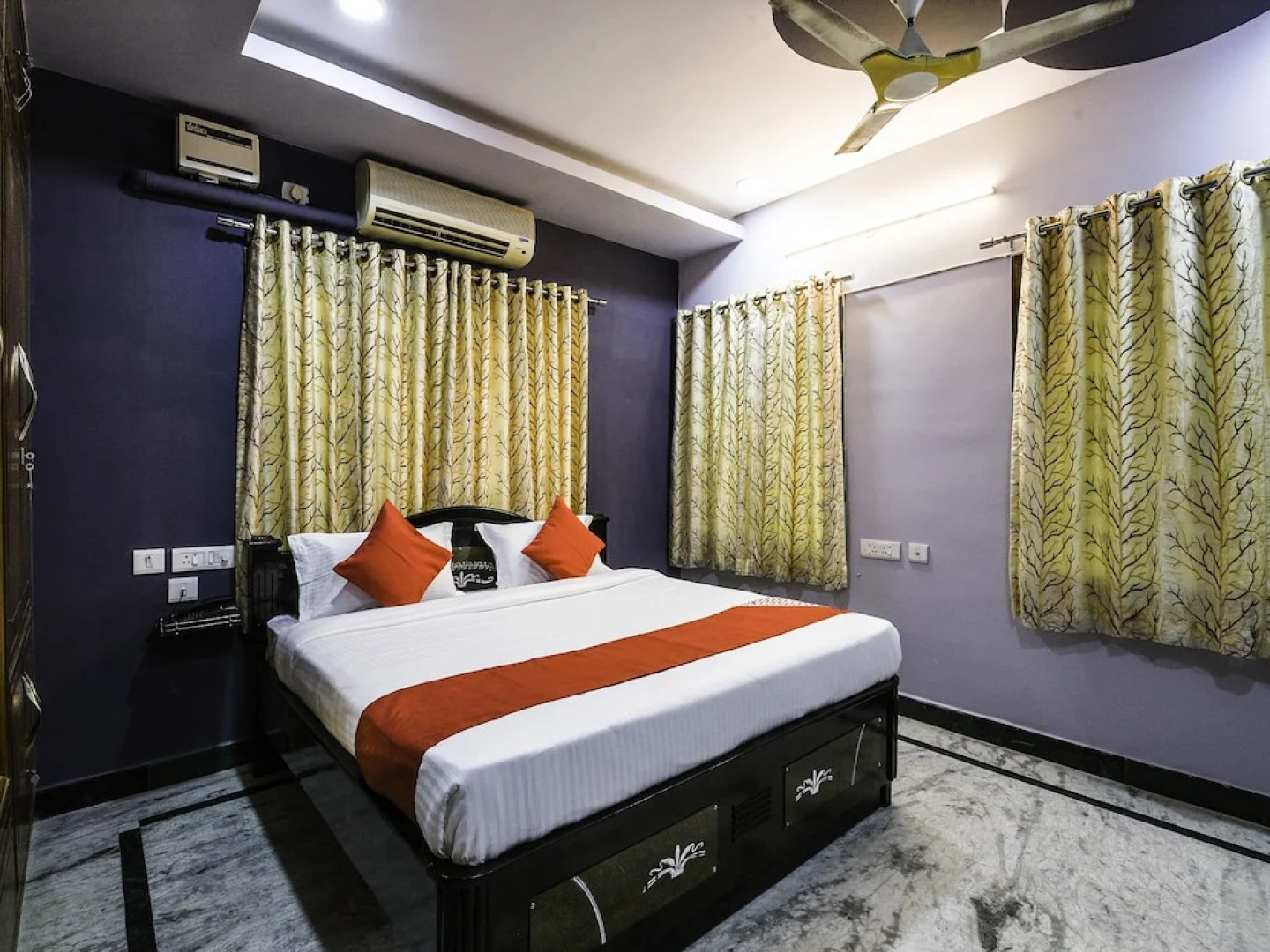 OYO 17320 Vijaya Residency