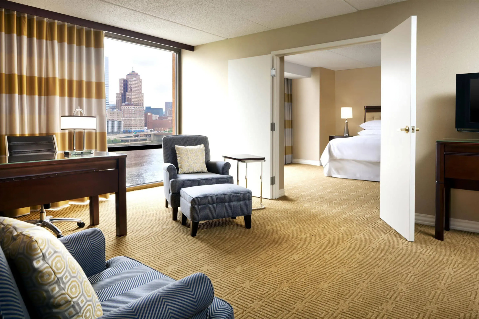 Sheraton Pittsburgh Hotel at Station Square