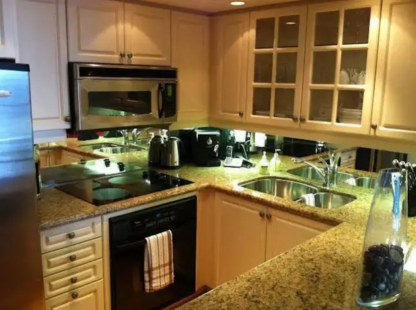 Toronto Luxury Accommodations - University Plaza