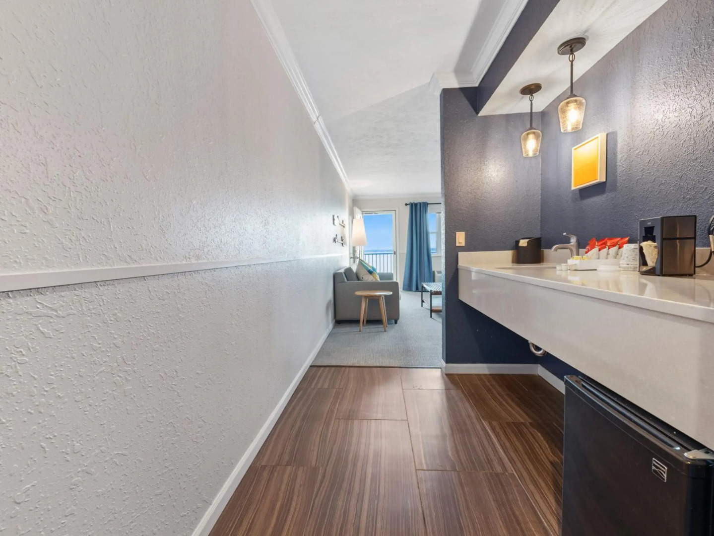 Cherry Tree Inn & Suites