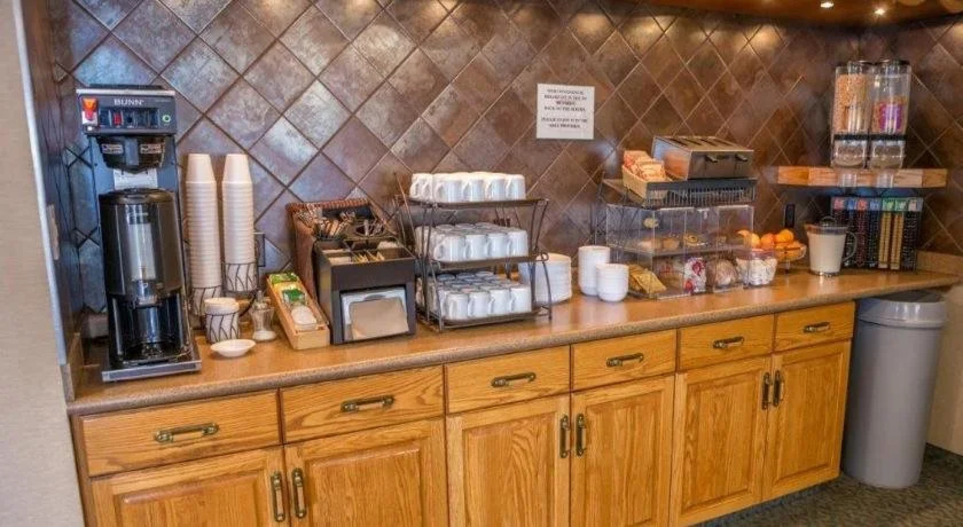 Woodland Inn Meadow Lake