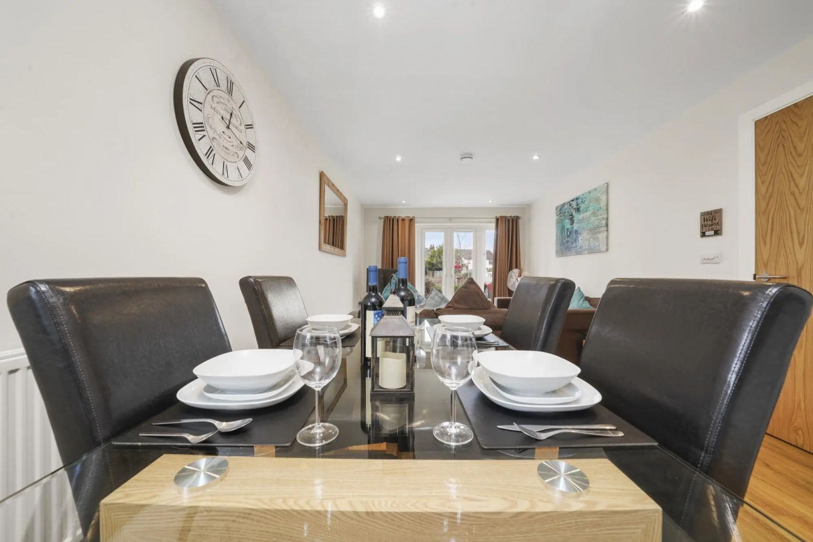 London Heathrow Living Serviced Apartments- Apt 10