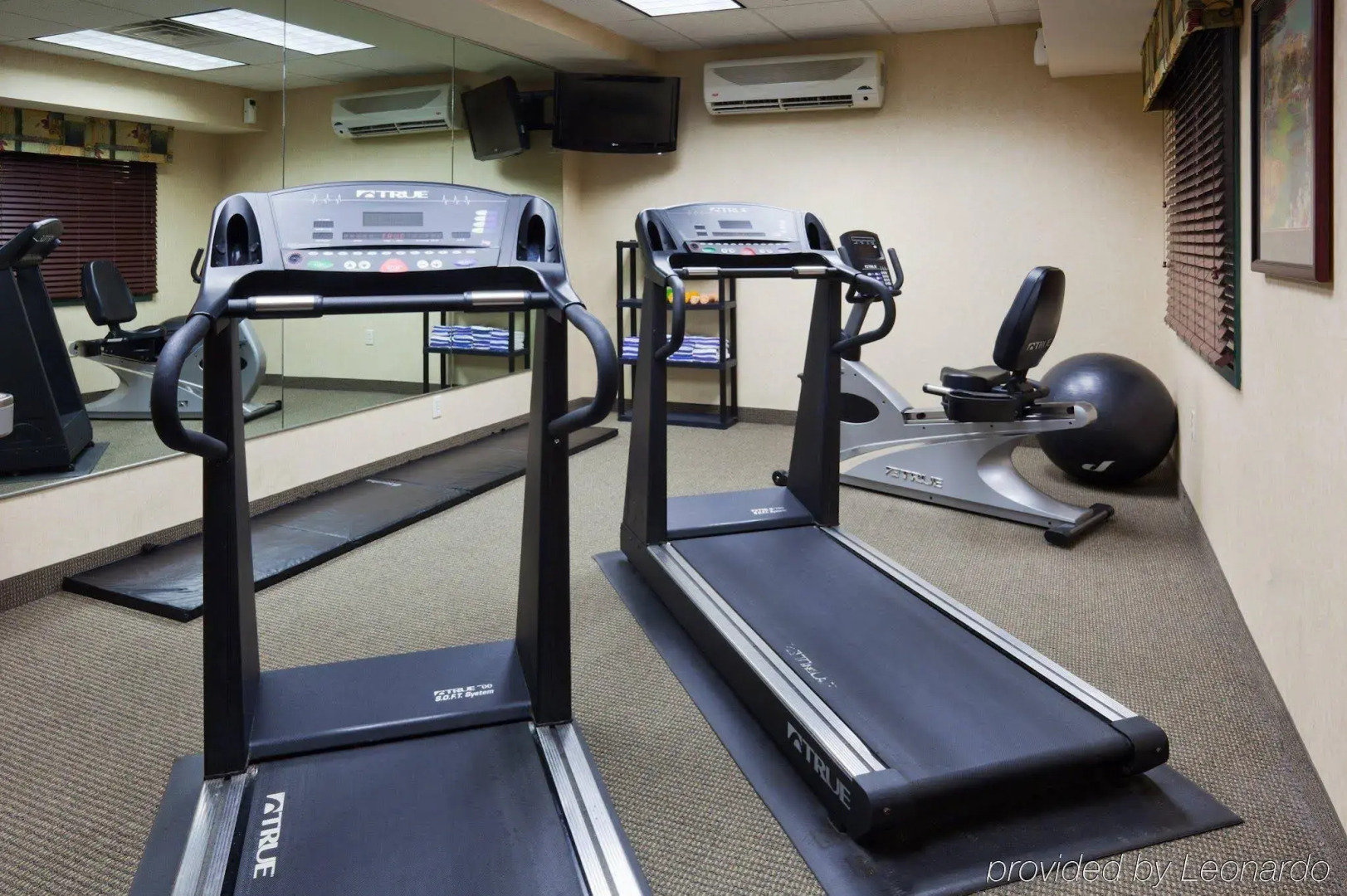 Country Inn & Suites by Radisson, St. Cloud East, MN