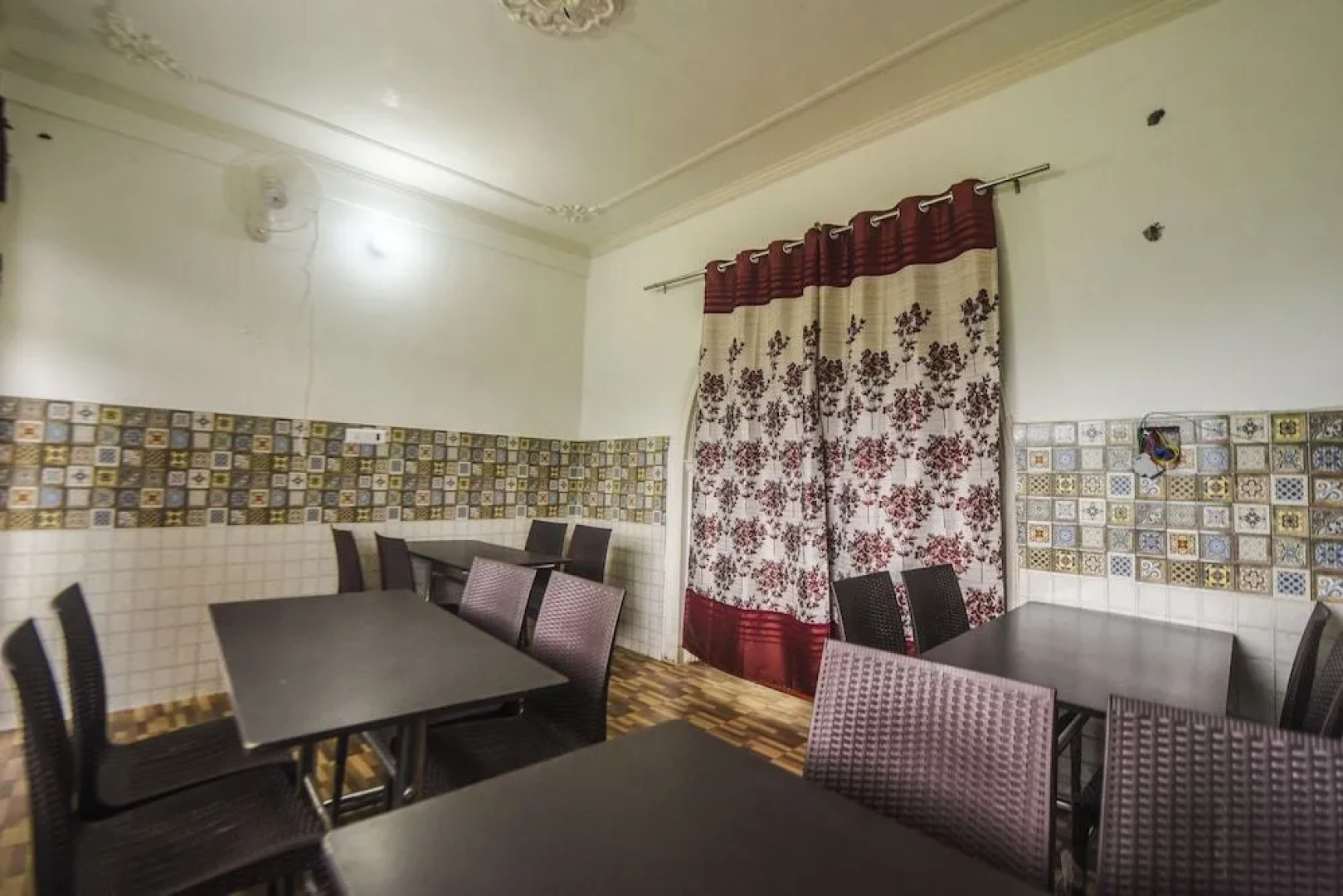 Oyo 15438 Vivek Nomadic