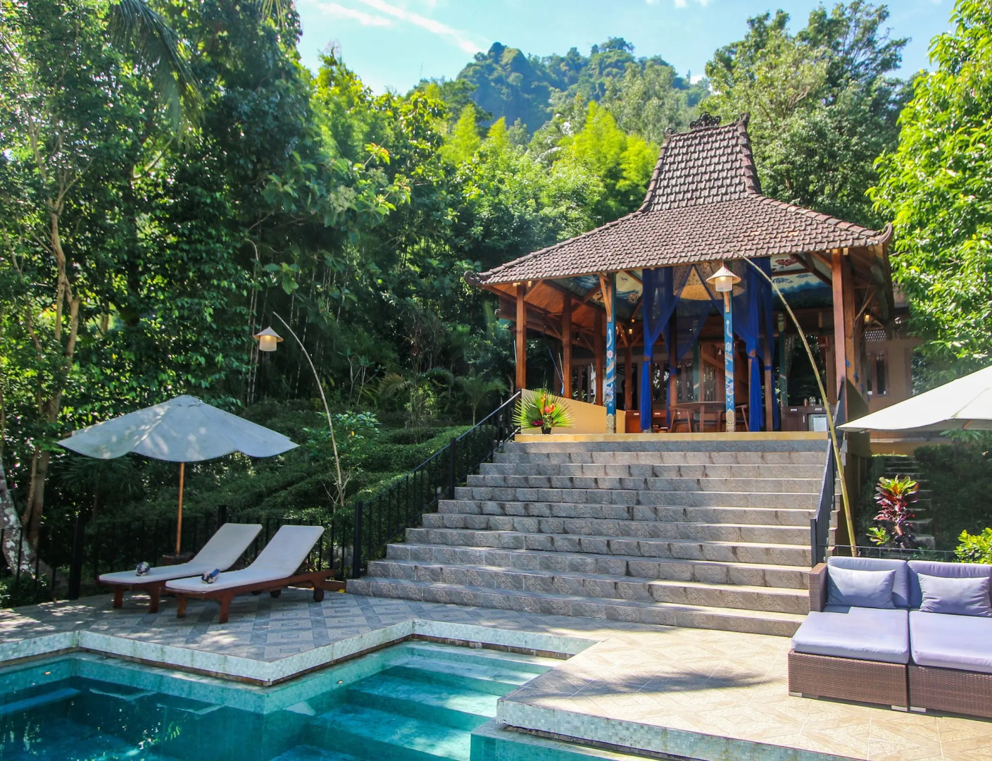 Villa Borobudur Resort