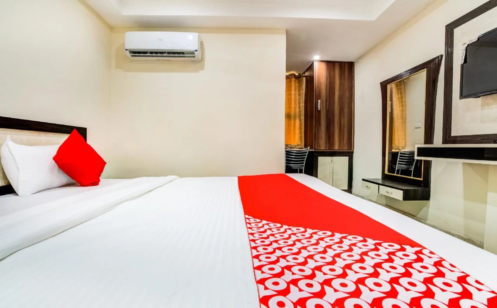 The Grand Yash By OYO Rooms