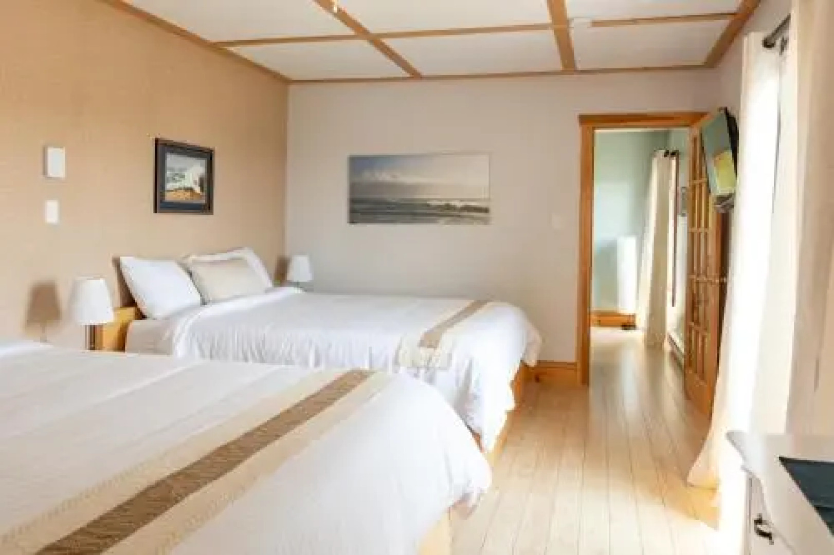 A. Mac Donald Country Inn