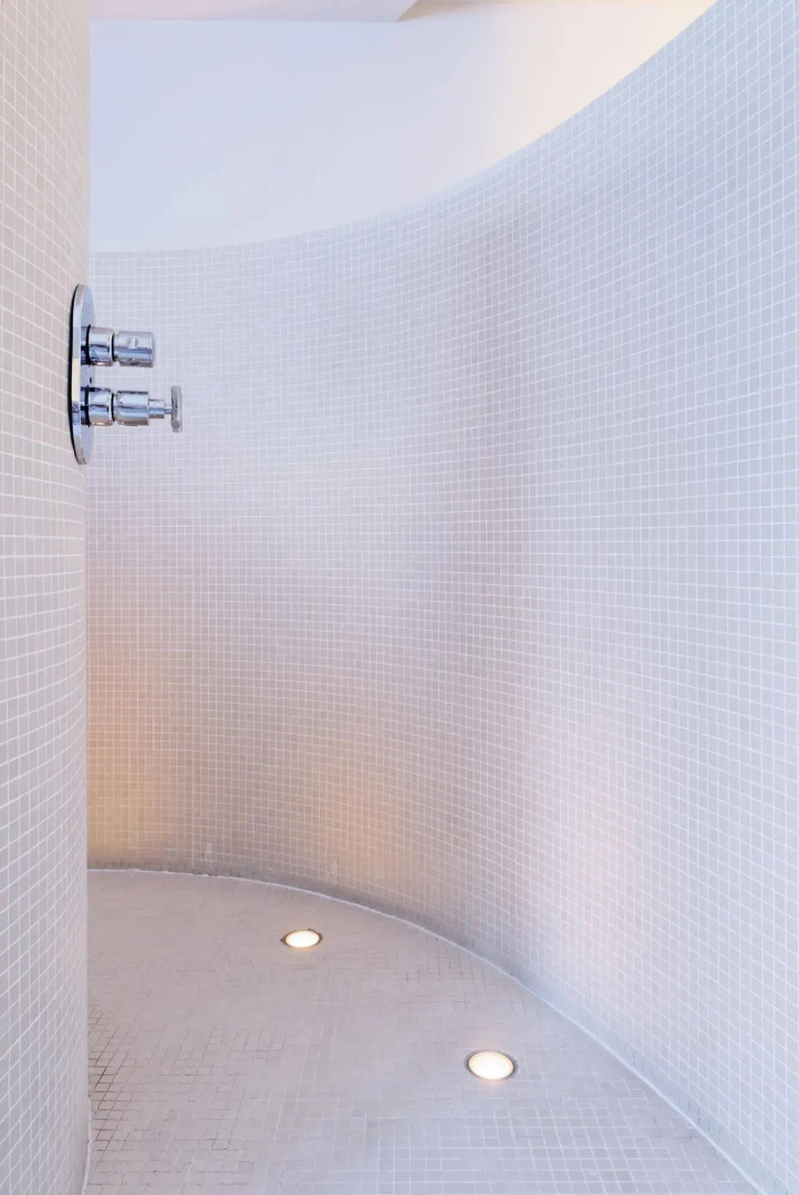 Hotel ECU - Different Hotels