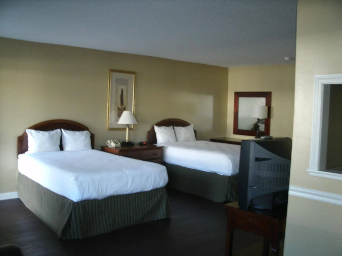 The Admiralty Suites & Inn Memphis Millington