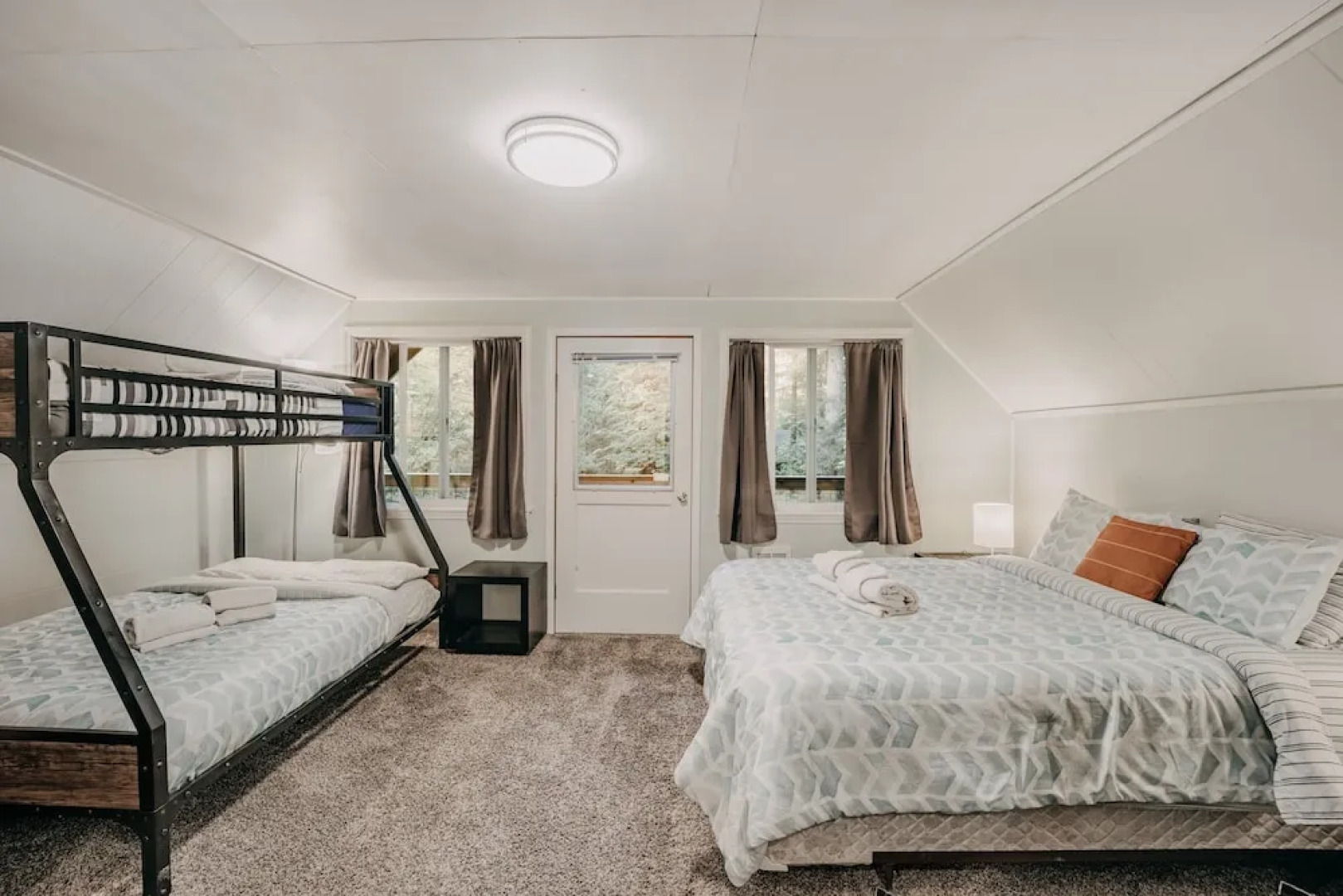 Snowline Cabin #49 - A Newly Remodeled Cabin Perfect for Your Family Retreat