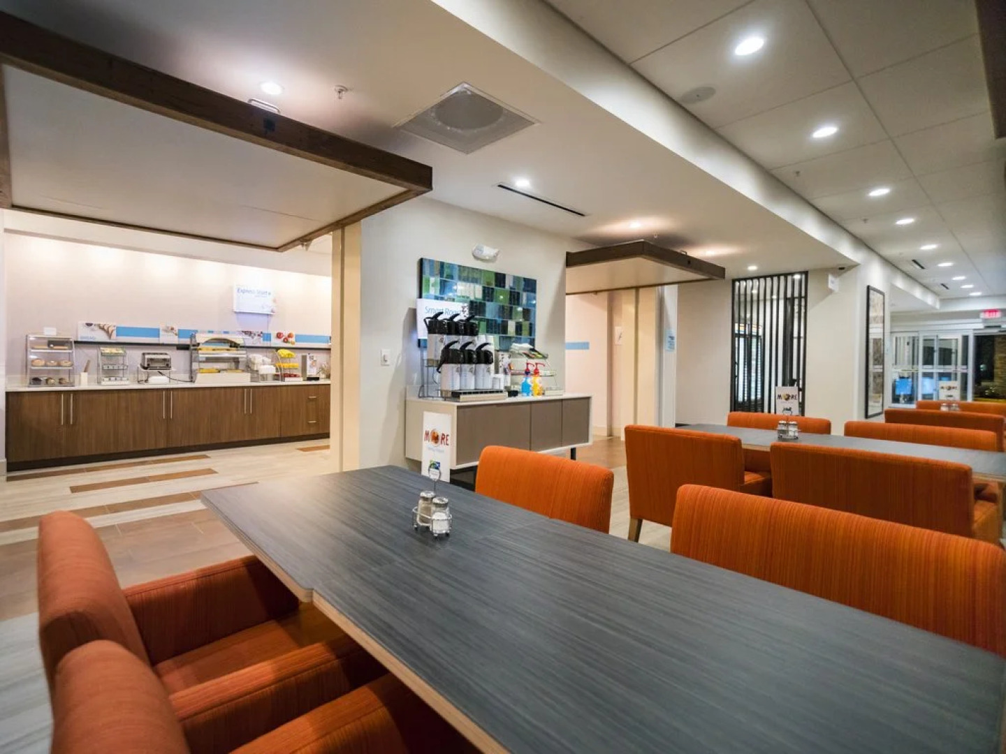 Holiday Inn Express & Suites Southaven Central - Memphis