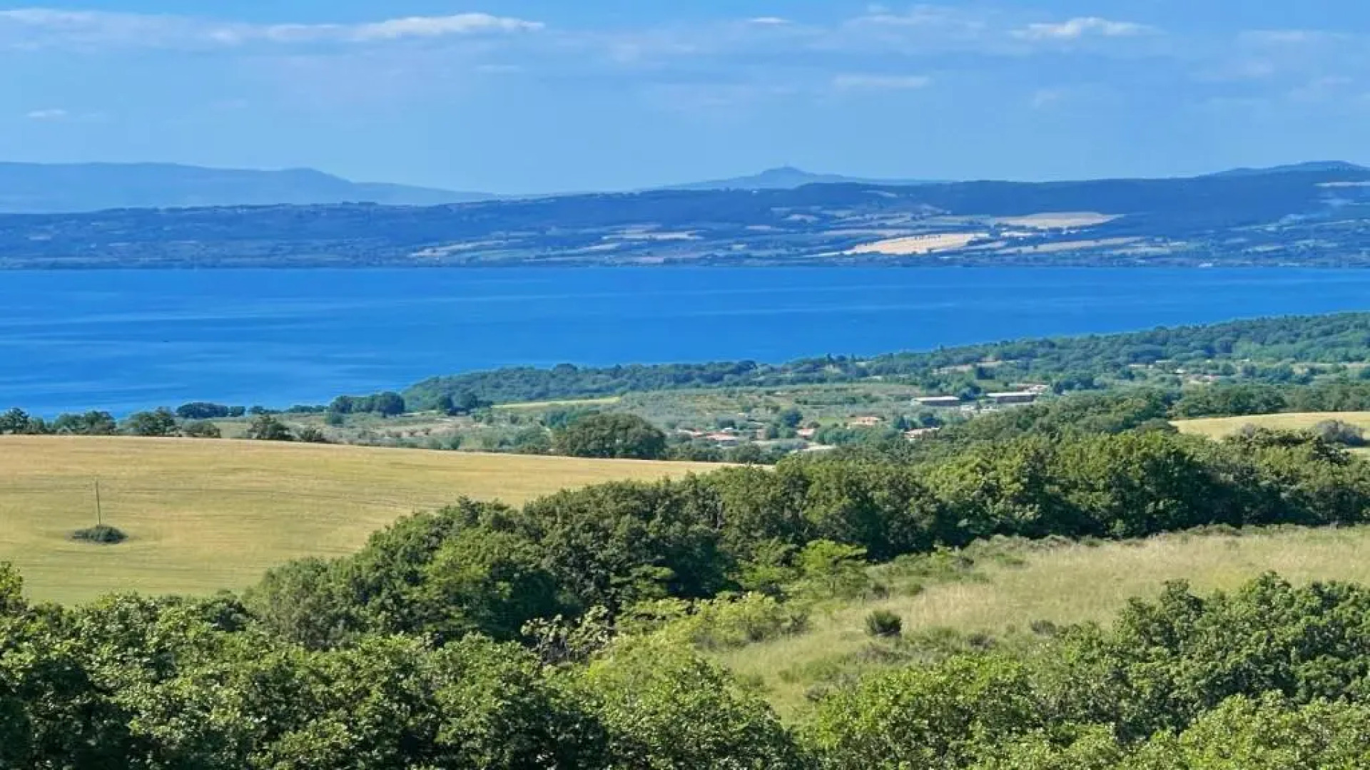 Lake View Luxury Villa and Pool