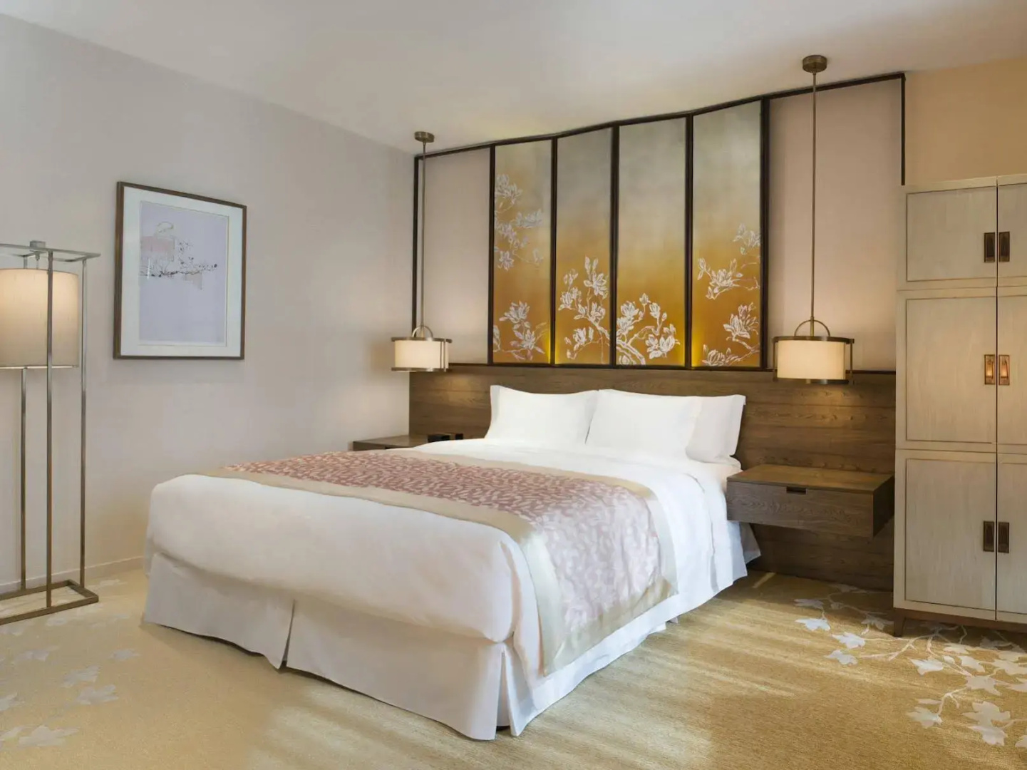 HUALUXE Shanghai Twelve at Hengshan by IHG