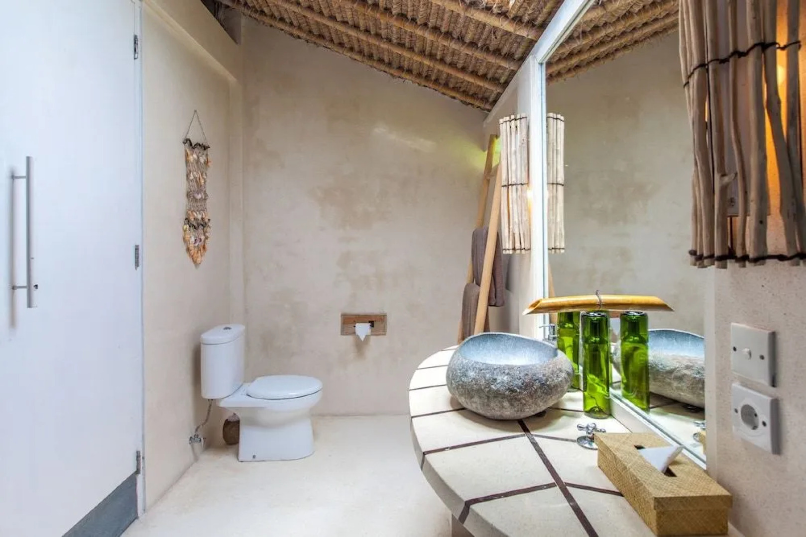 The Green Room Canggu - Hostel