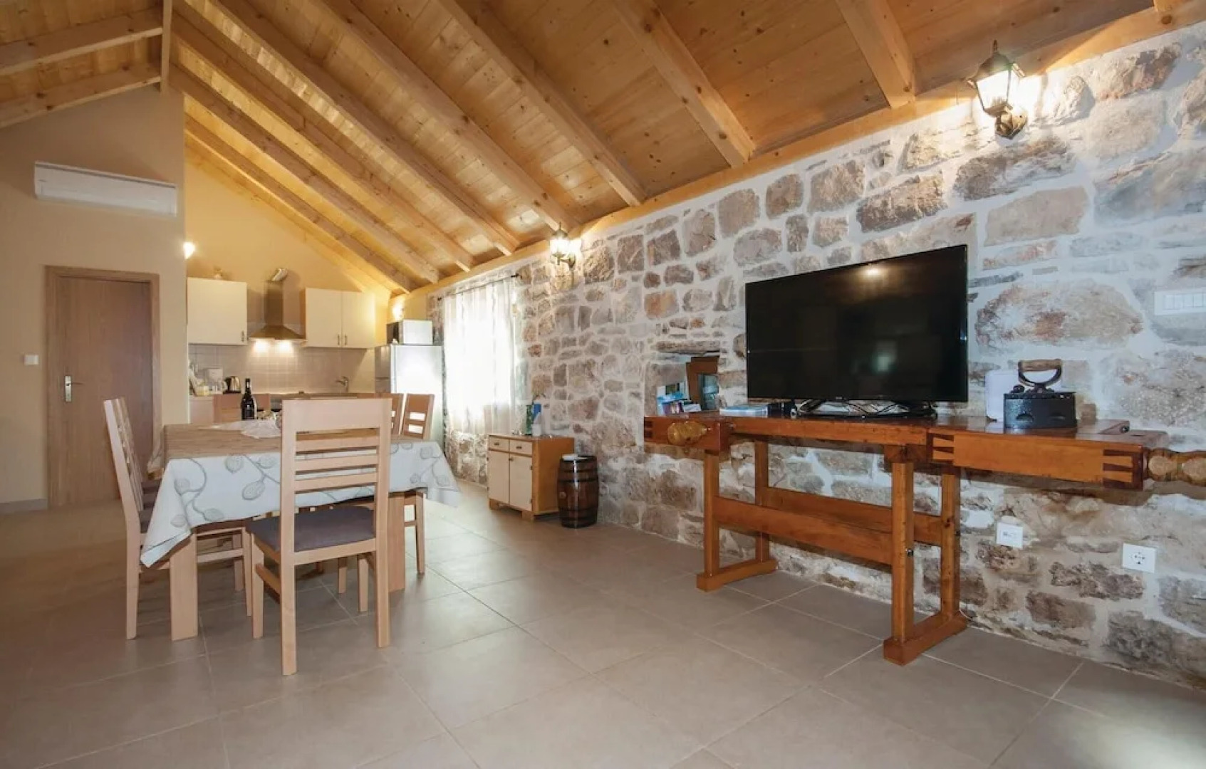 Awesome Home in Lozovac With Wifi and 3 Bedrooms