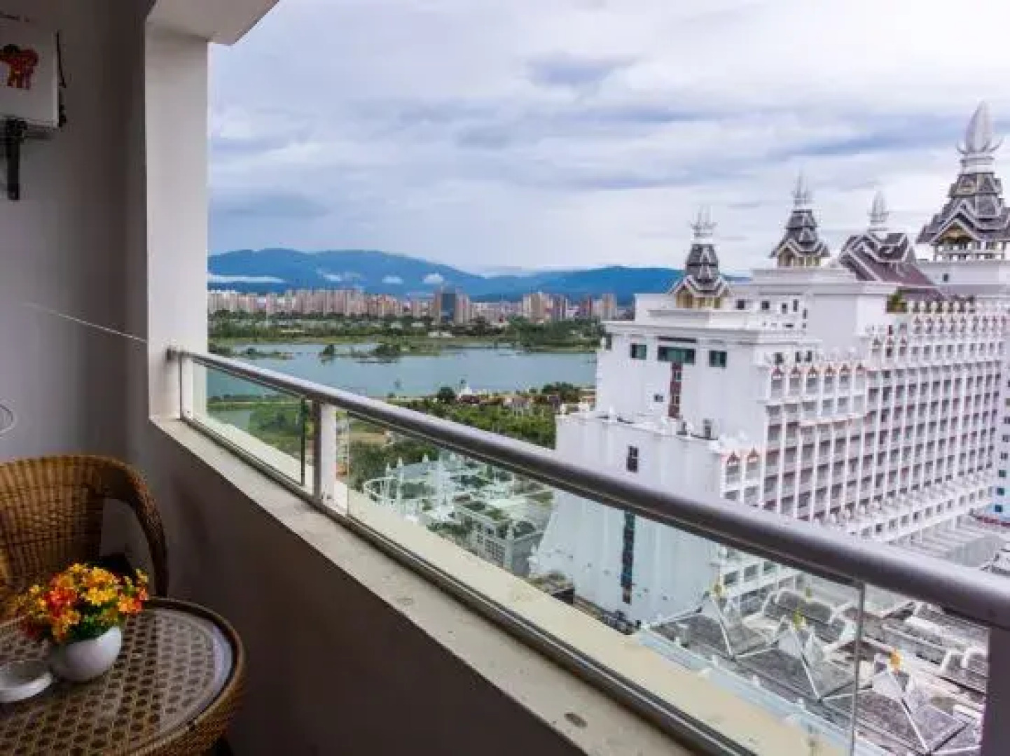 Bokewan River View Homestay (Gaozhuang Xishuangjing Jingzhenzhai Branch)