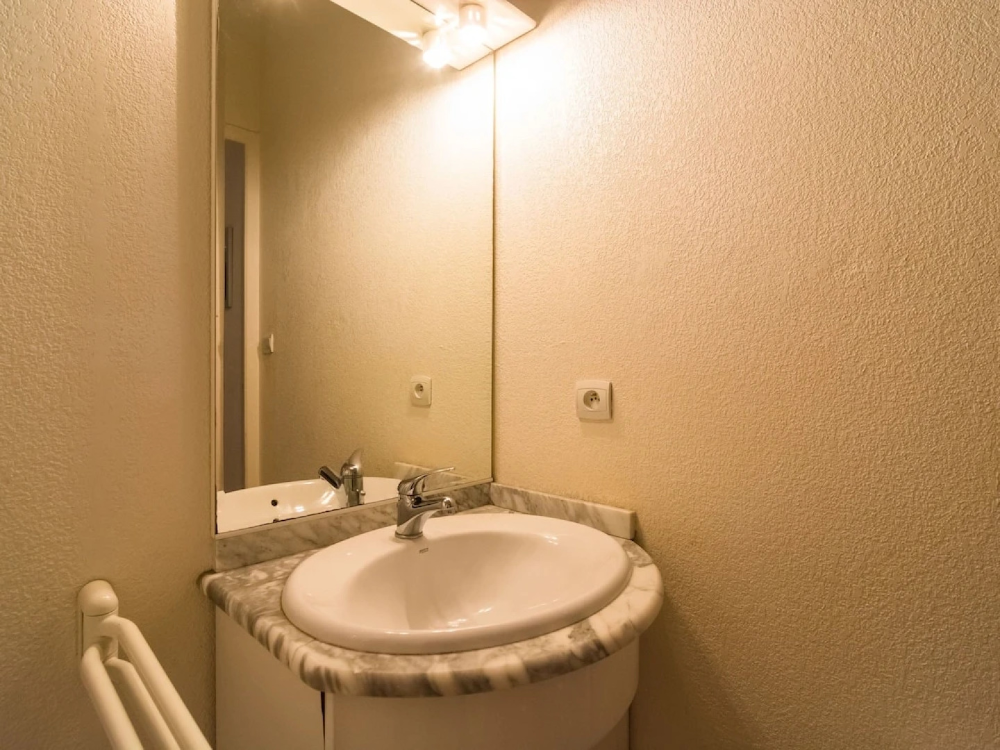 Vintage Holiday Home in South of France by the Sea